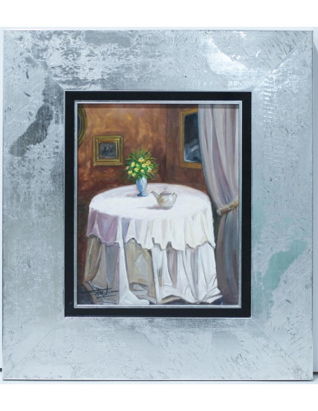 Saul: Table and flowers