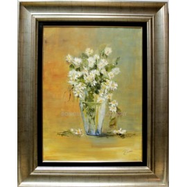 Vase of daisies